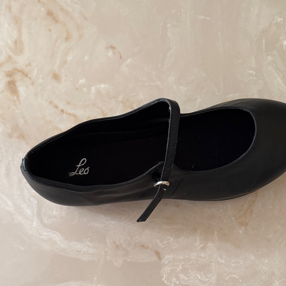 Women's Black tap shoes